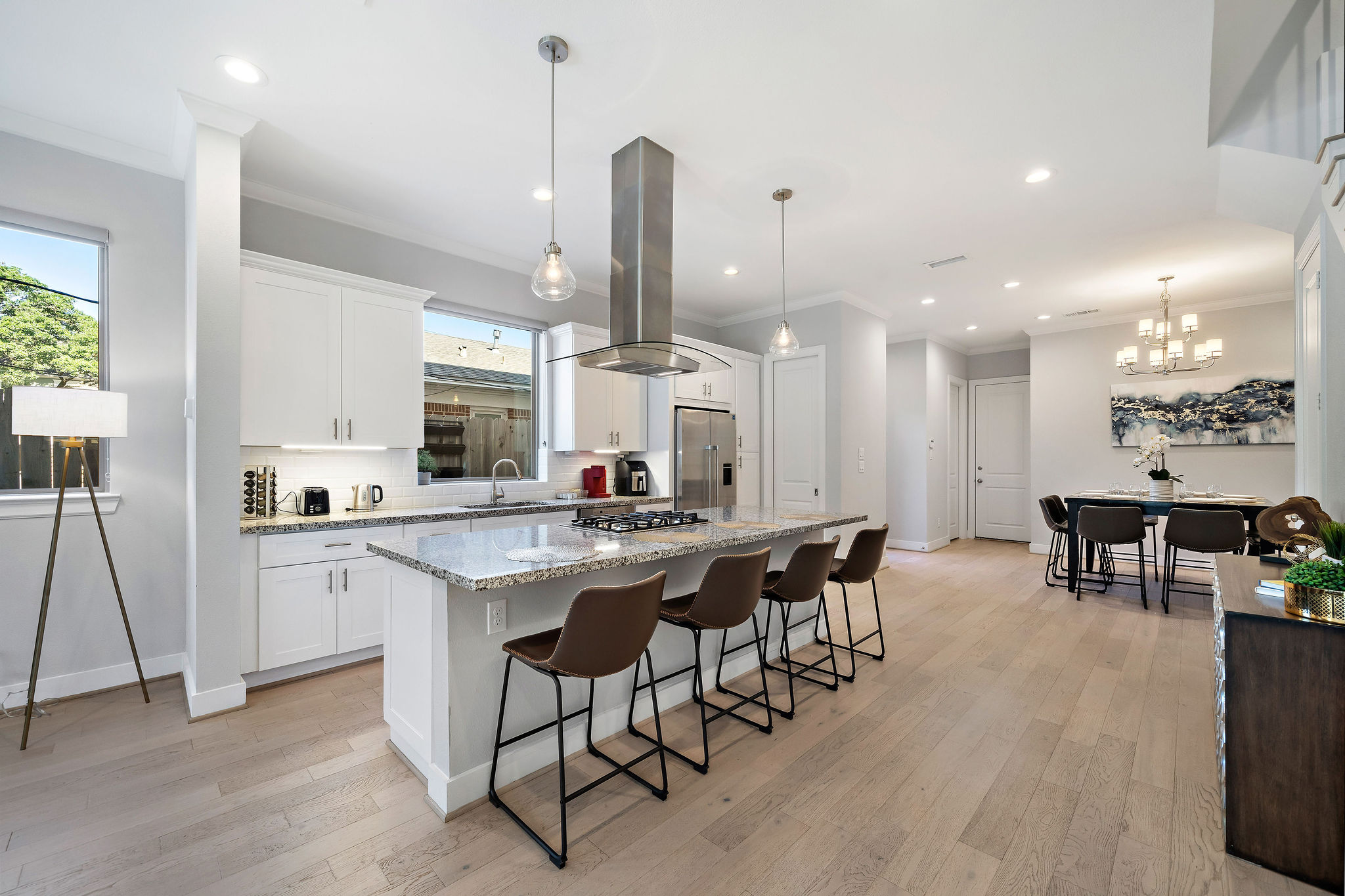 Gourmet kitchen